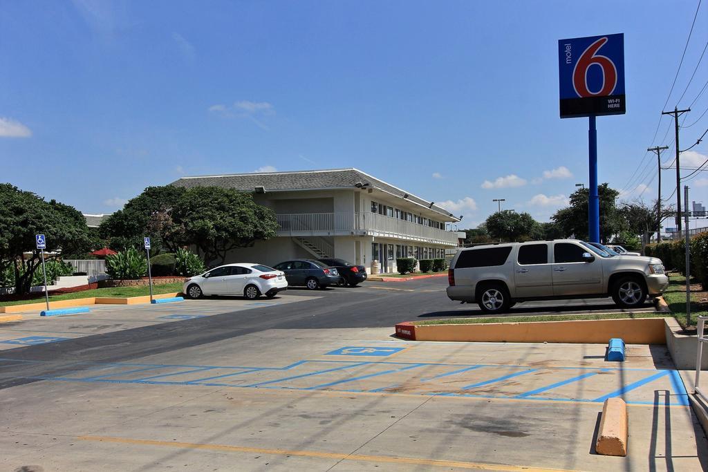 Motel 6-Austin, Tx - North Exterior foto