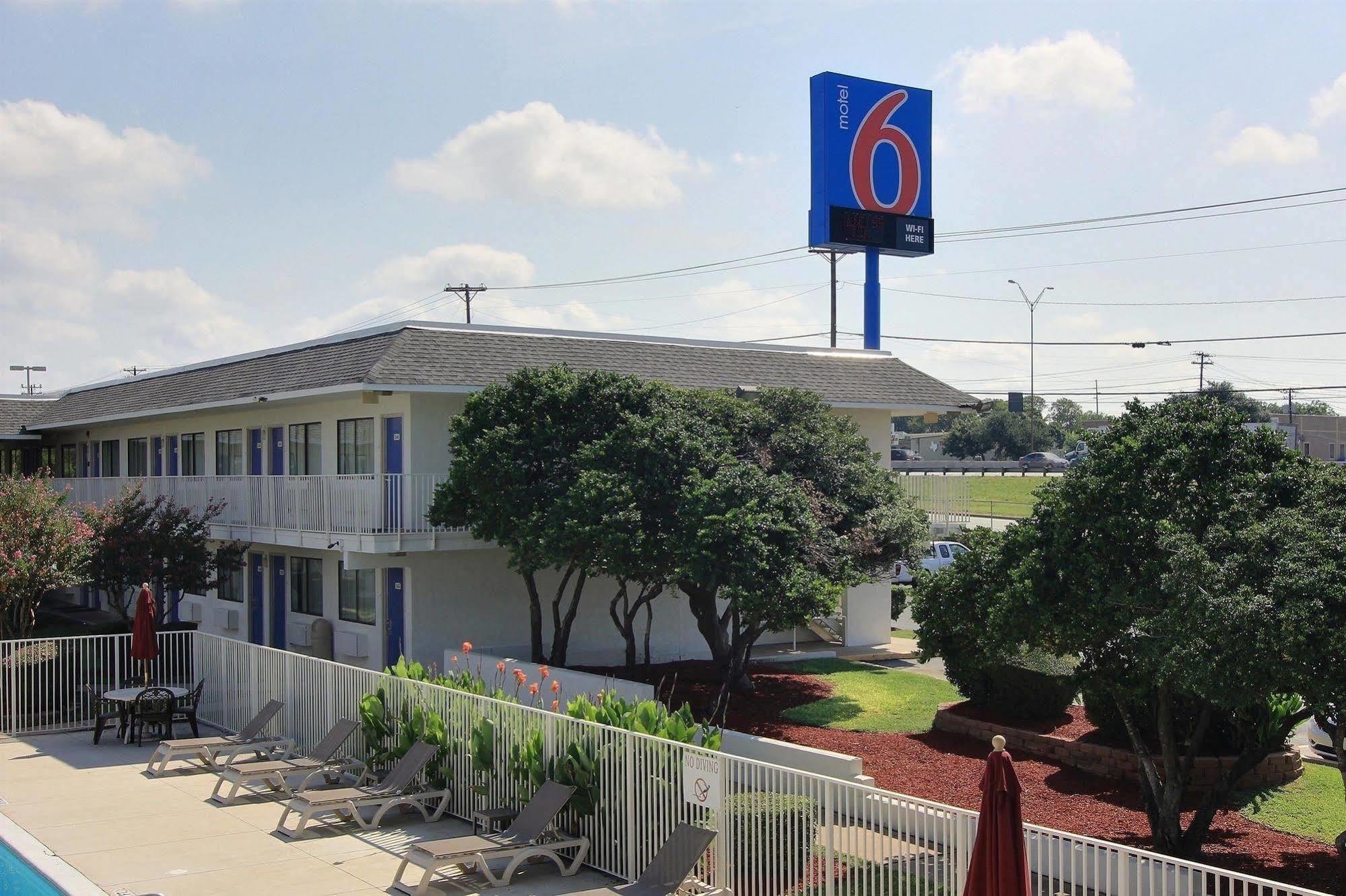 Motel 6-Austin, Tx - North Exterior foto